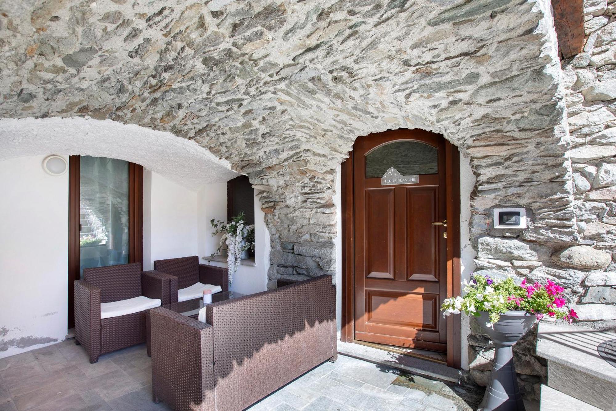 Maison Bebe Terre Blanche Aosta Bagian luar foto